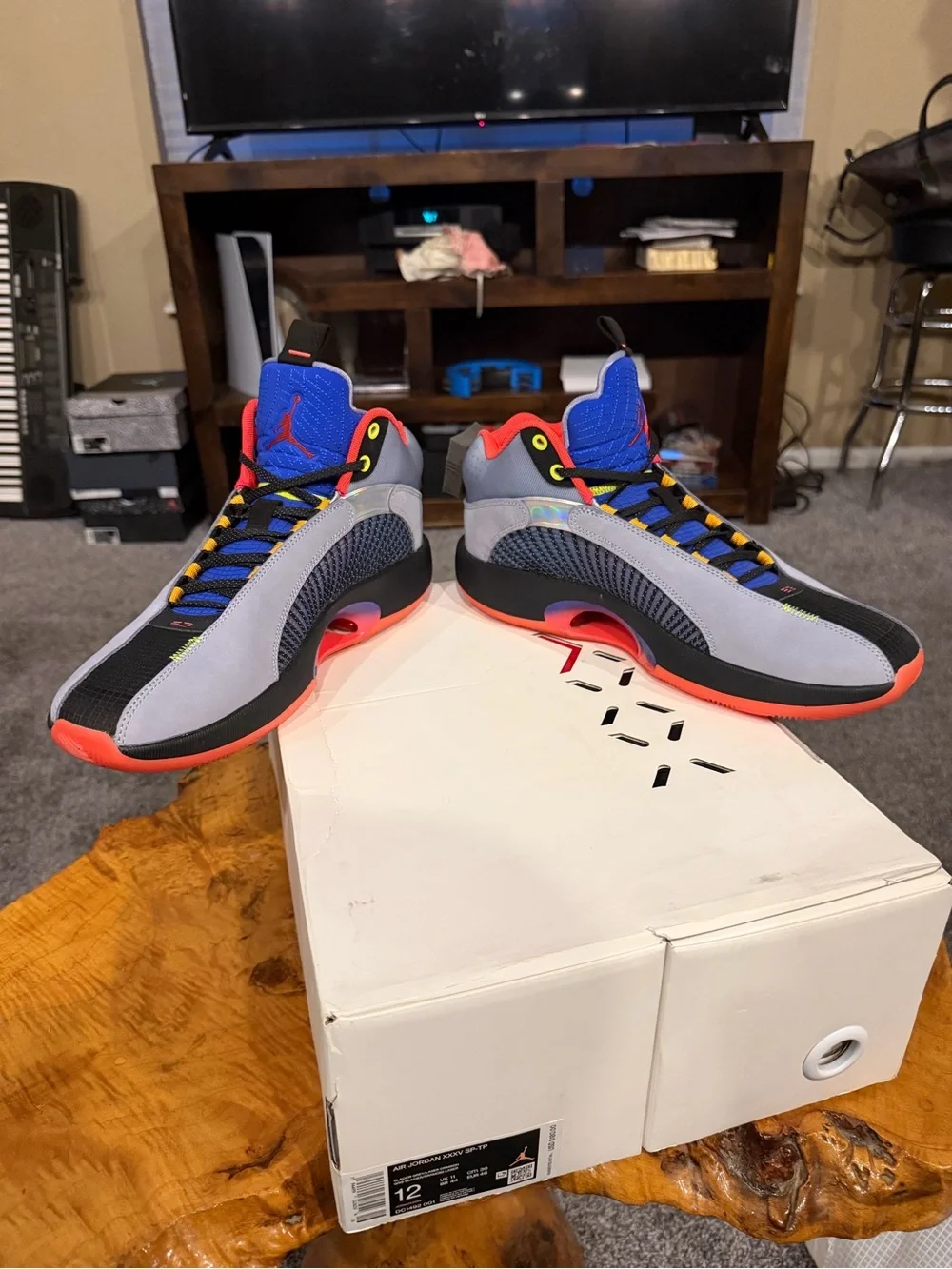 Jordan 35 Center of Gravity Men 12/Women 13.5 DC1492-001